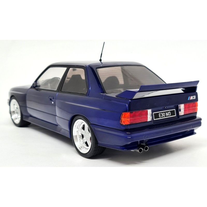 IXO 1989 BMW M3 E30 - Darkblue Metallic